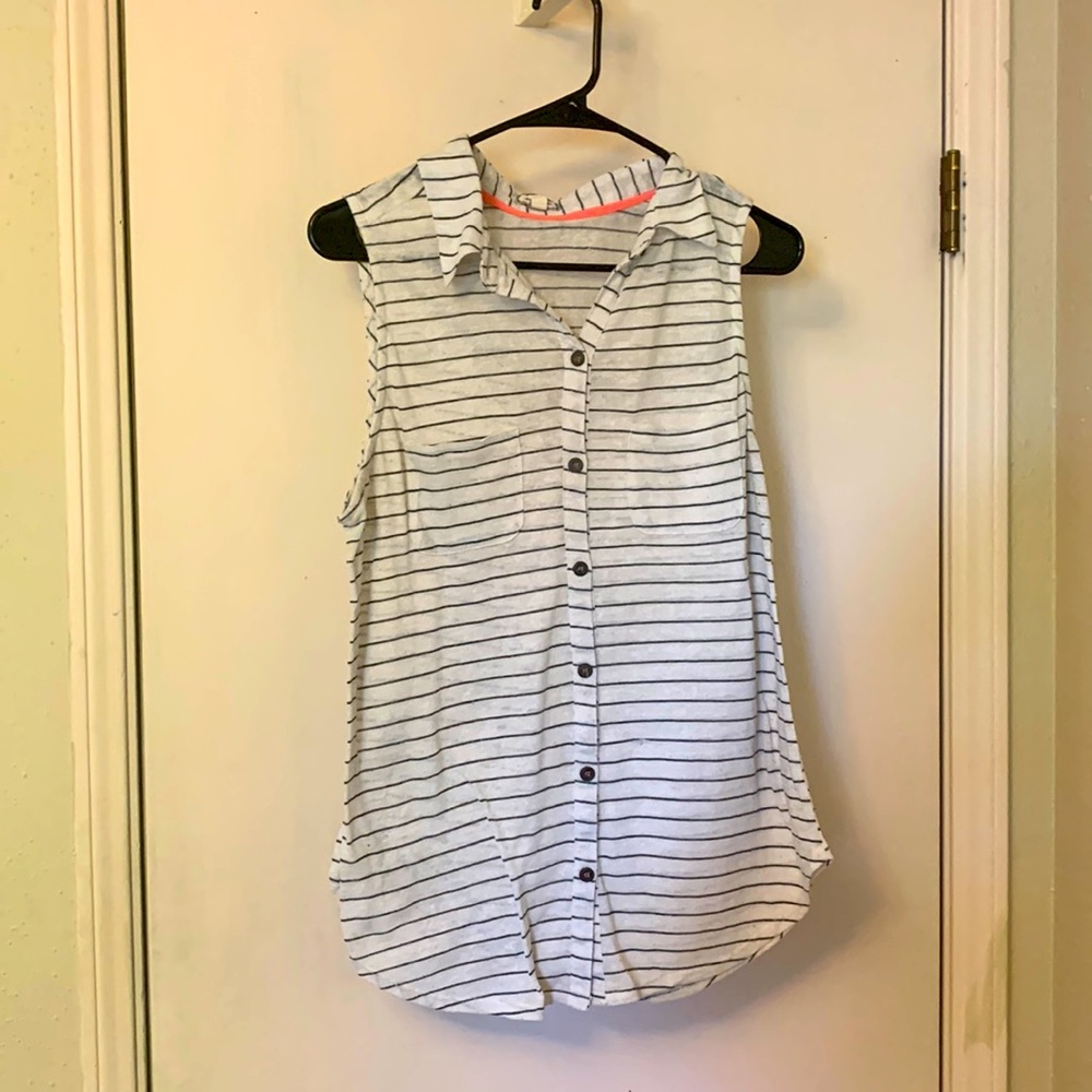 Cream with black striped, button up, business casual top! Eyeshadow brand!